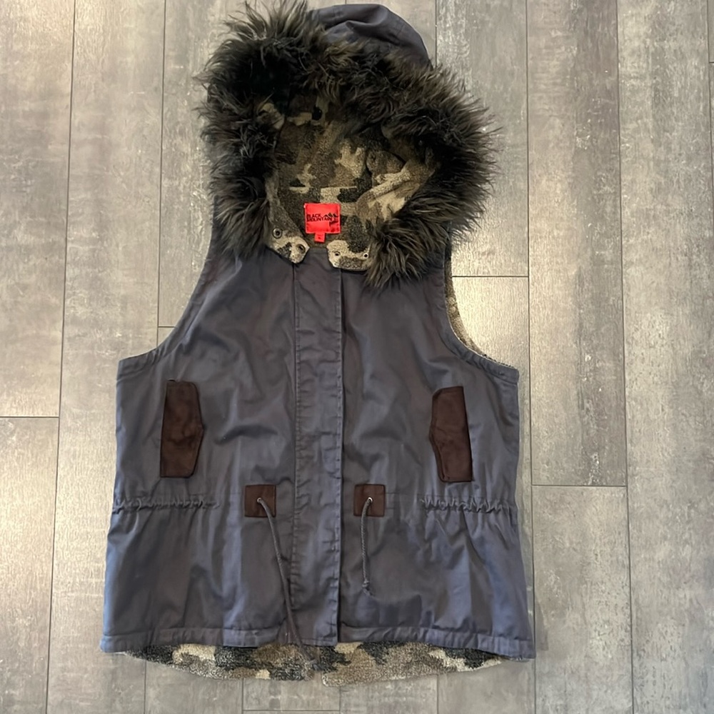 Black Mountain Peak Vest with Faux Fur Hood, size XL